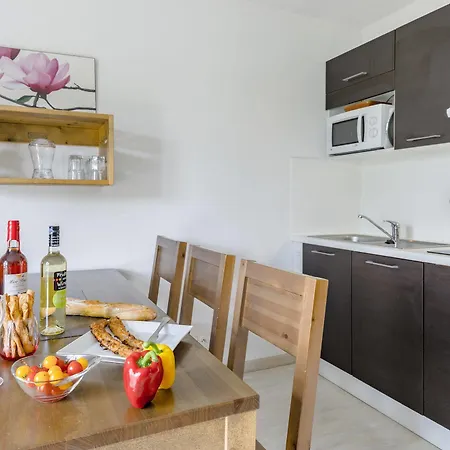 Holiday park Lagrange Vacances Les Terrasses Du Lac 3*