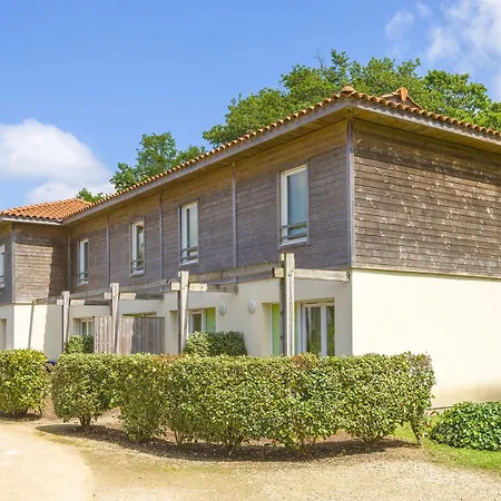 Holiday park Lagrange Vacances Les Terrasses Du Lac 3*